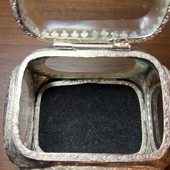Rare Vintage Glass Box - Picture 5 of 7